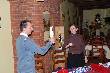 Grgosse sempare de son cadeau